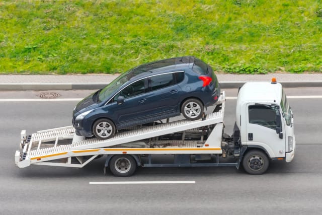 Choosing the right auto transport type - open vs enclosed carriers
